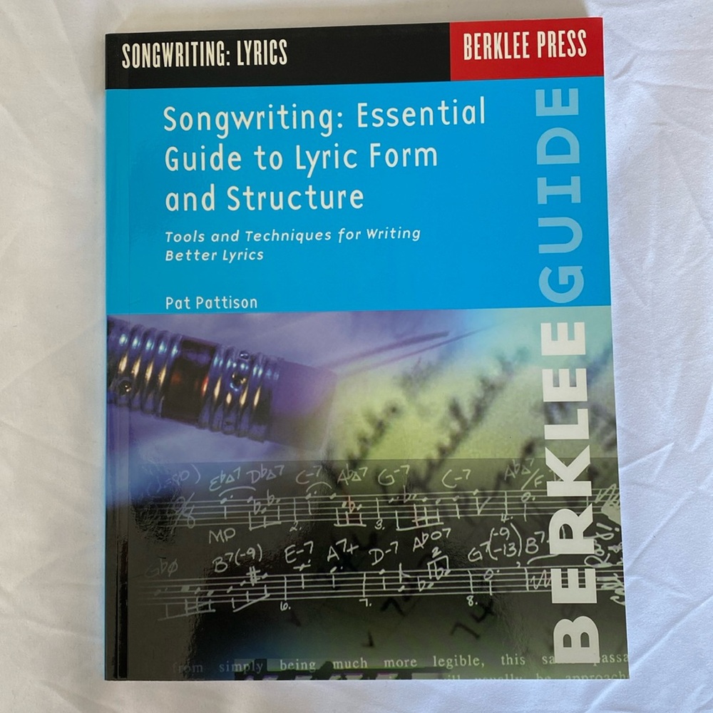 🩷🩵Berklee Press Songwriting Guide -USED